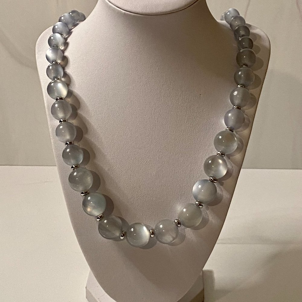 Light green beads decorate this necklace by Kim Rogers® - Picture 3 of 5